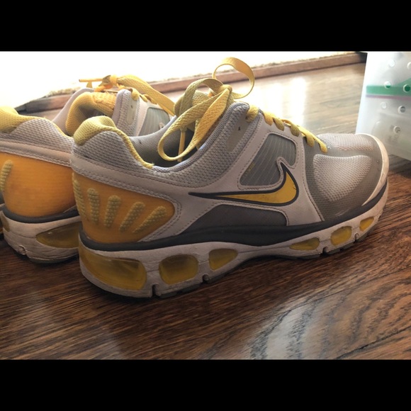 nike livestrong running shoes
